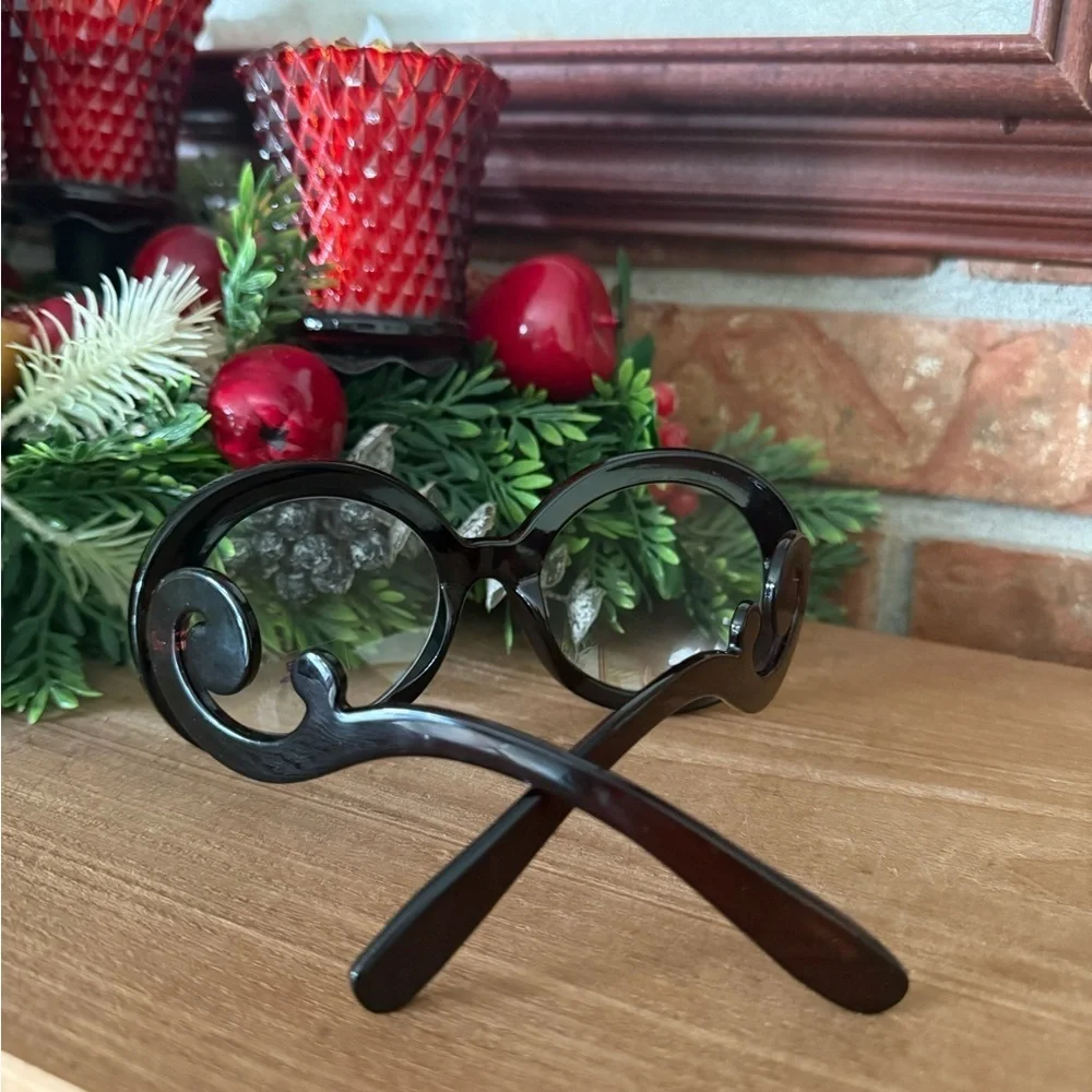 Stylish Black Oversized Baroque Swirl Hollywood UV 400 Sunglasses